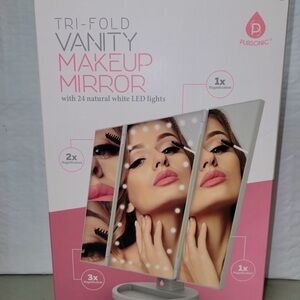 Vanity makeup mirror color silver/white